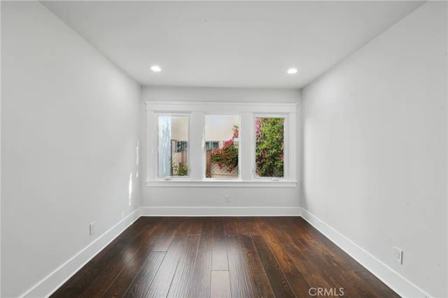 2111 S Bronson, Los Angeles, CA 90018