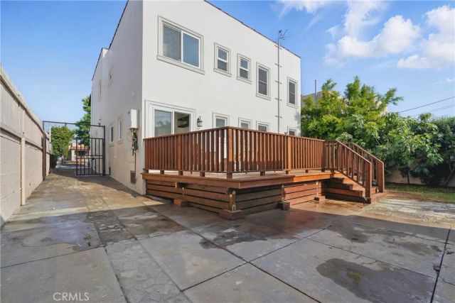2111 S Bronson, Los Angeles, CA 90018