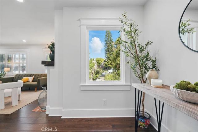 2111 S Bronson, Los Angeles, CA 90018