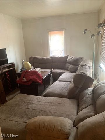 323 West State Street, Niles, OH 44446