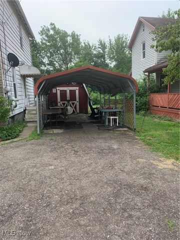 323 West State Street, Niles, OH 44446