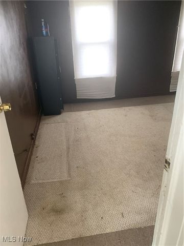 323 West State Street, Niles, OH 44446