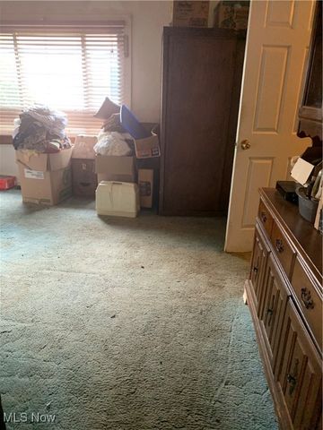 323 West State Street, Niles, OH 44446