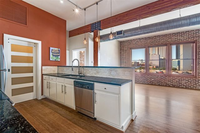 2502 Live Oak Street 338, Dallas, TX 75204