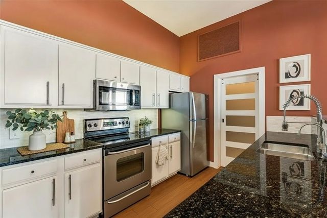 2502 Live Oak Street 338, Dallas, TX 75204