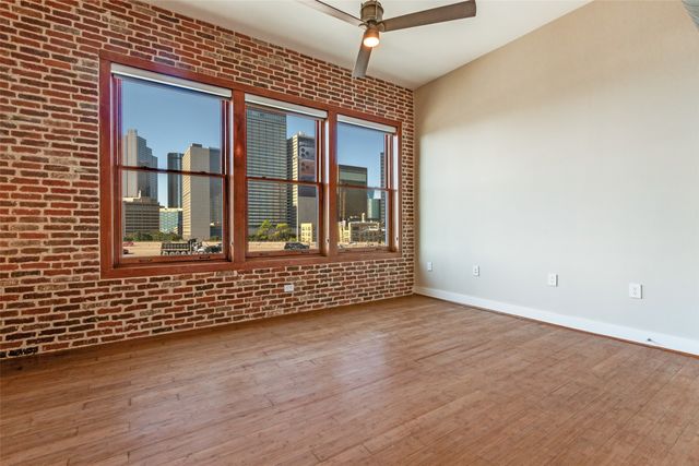 2502 Live Oak Street 338, Dallas, TX 75204