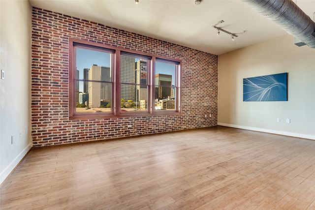 2502 Live Oak Street 338, Dallas, TX 75204