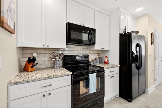 215 Savannah Round, Summerville, SC 29485