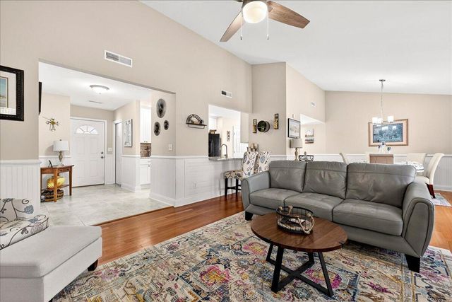 215 Savannah Round, Summerville, SC 29485