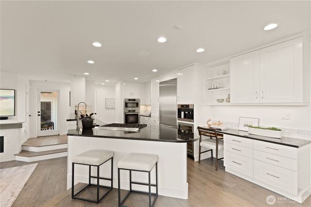 7712 89th Place SE, Mercer Island, WA 98040