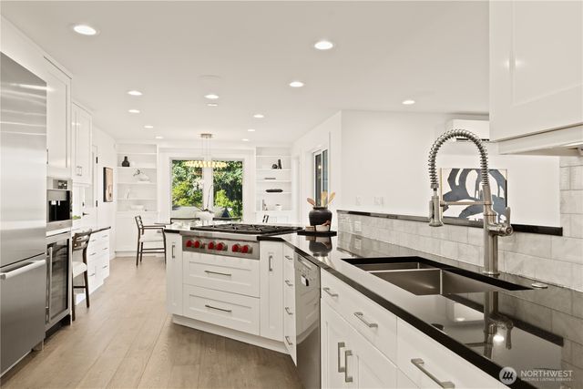 7712 89th Place SE, Mercer Island, WA 98040
