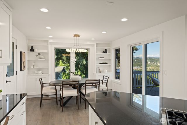 7712 89th Place SE, Mercer Island, WA 98040