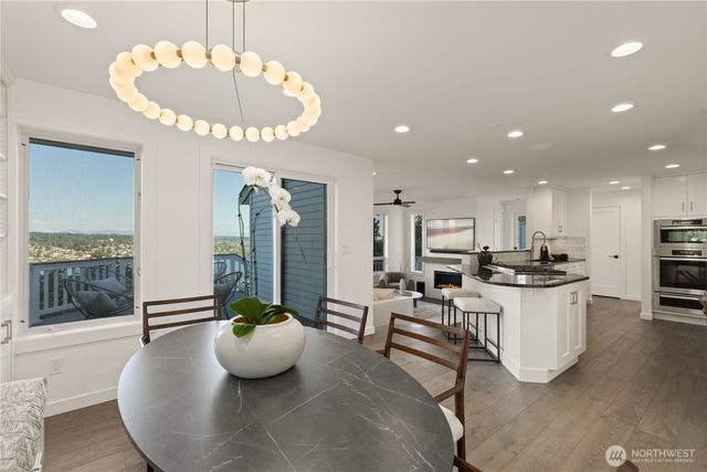 7712 89th Place SE, Mercer Island, WA 98040