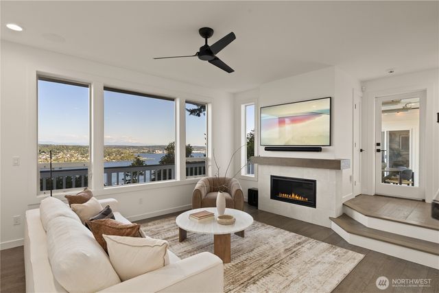 7712 89th Place SE, Mercer Island, WA 98040