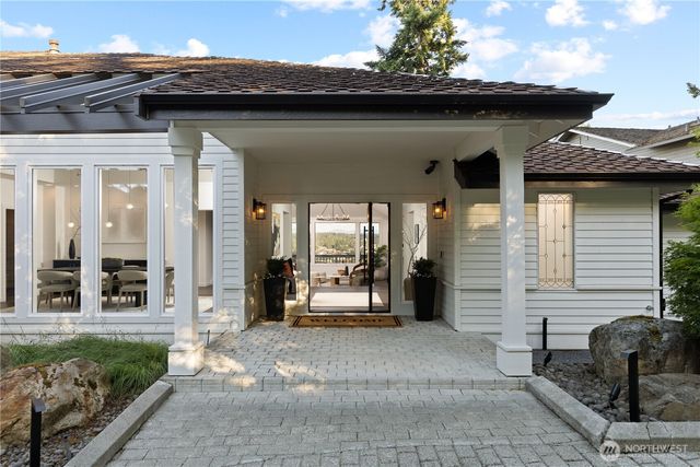 7712 89th Place SE, Mercer Island, WA 98040