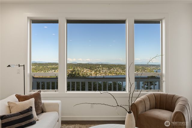 7712 89th Place SE, Mercer Island, WA 98040