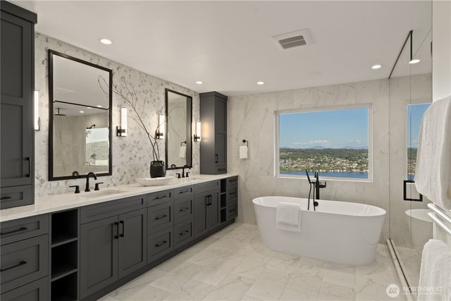 7712 89th Place SE, Mercer Island, WA 98040
