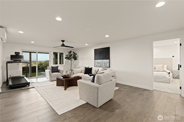 7712 89th Place SE, Mercer Island, WA 98040