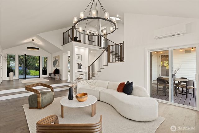 7712 89th Place SE, Mercer Island, WA 98040