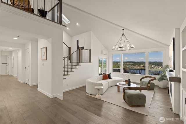 7712 89th Place SE, Mercer Island, WA 98040