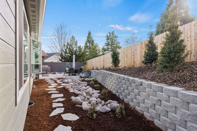 824 Quail Park Circle, Klamath Falls, OR 97601