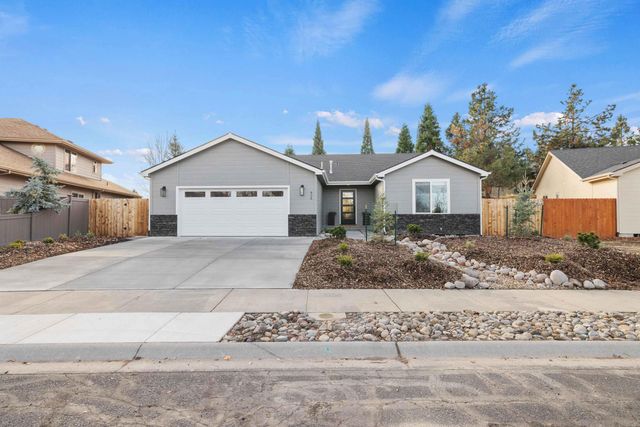 824 Quail Park Circle, Klamath Falls, OR 97601