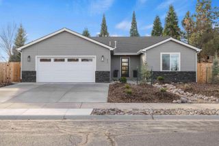 824 Quail Park Circle, Klamath Falls, OR 97601
