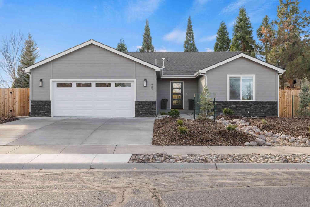 824 Quail Park Circle, Klamath Falls, OR 97601