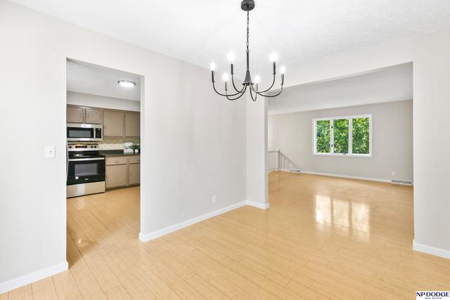 14912 Paul Plaza, Omaha, NE 68154