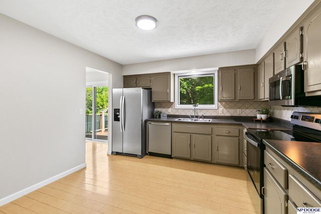 14912 Paul Plaza, Omaha, NE 68154