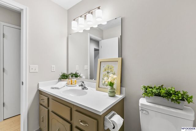 14912 Paul Plaza, Omaha, NE 68154