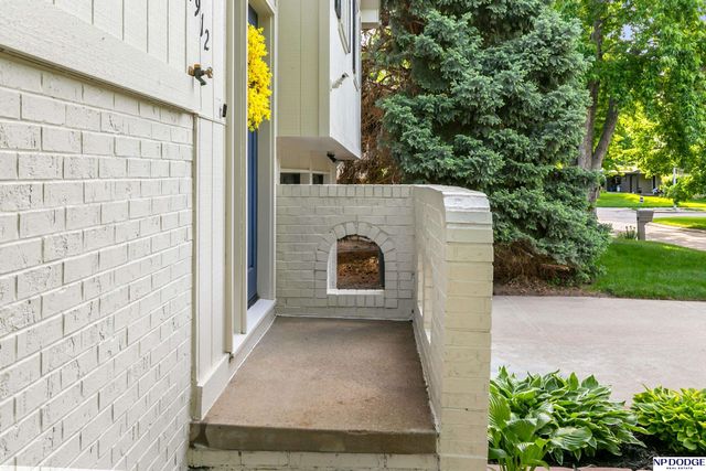 14912 Paul Plaza, Omaha, NE 68154