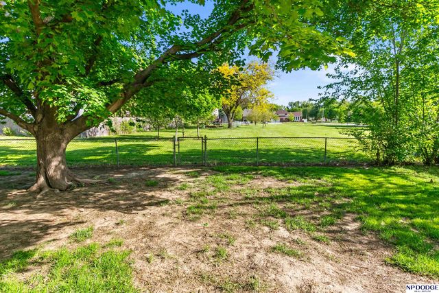 14912 Paul Plaza, Omaha, NE 68154