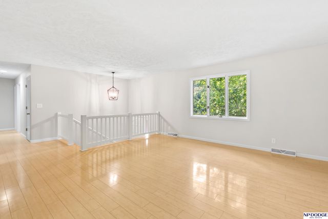 14912 Paul Plaza, Omaha, NE 68154