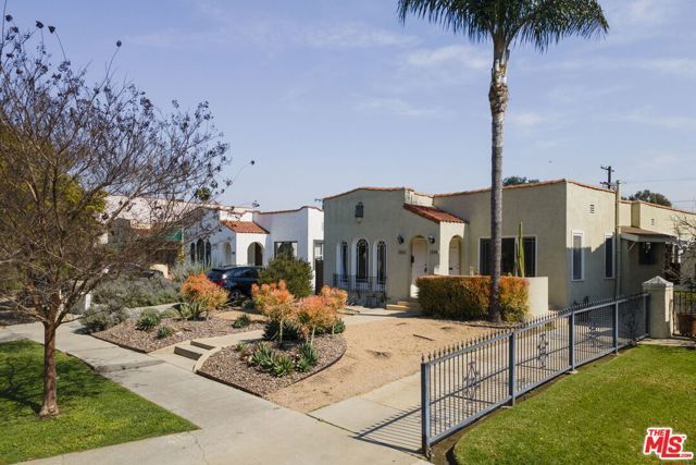 1254 S Tremaine Avenue, Los Angeles, CA 90019