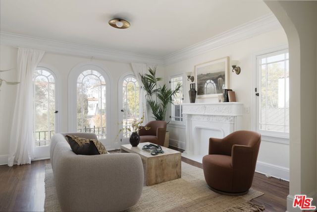 1254 S Tremaine Avenue, Los Angeles, CA 90019