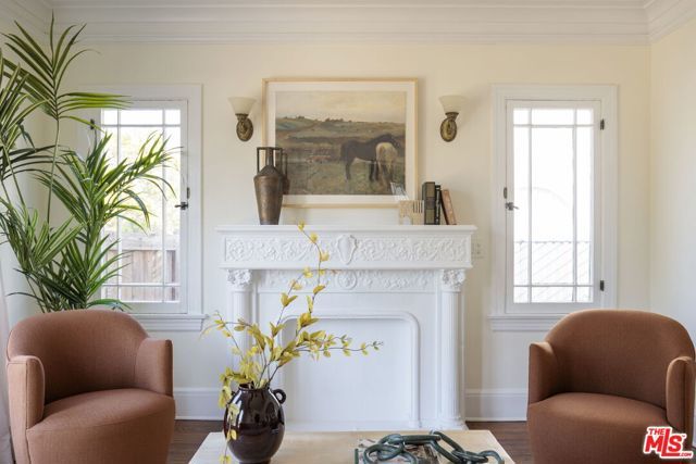 1254 S Tremaine Avenue, Los Angeles, CA 90019