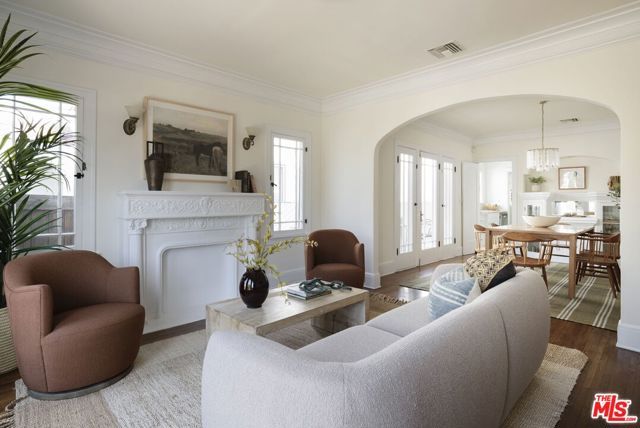 1254 S Tremaine Avenue, Los Angeles, CA 90019