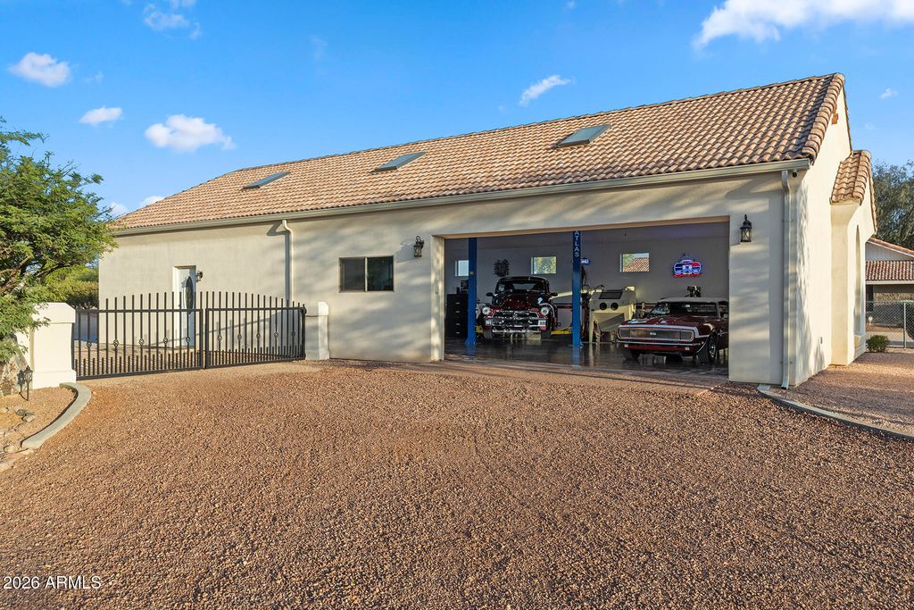 Image 15 of property listing at 31645 N 43RD Street, Cave Creek, AZ 85331