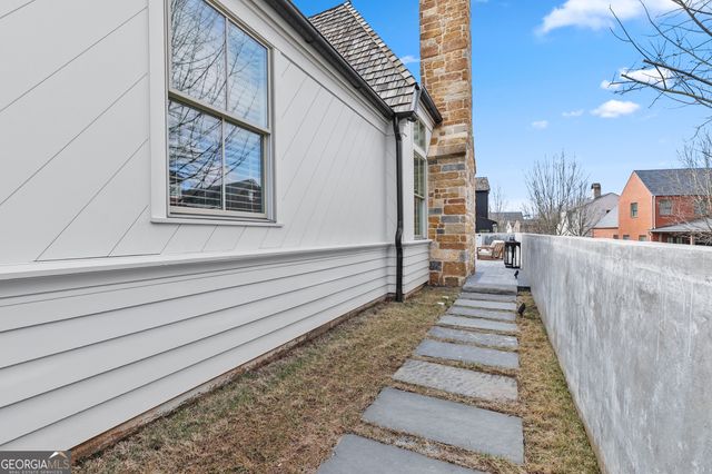 180 Central Avenue, Fayetteville, GA 30214