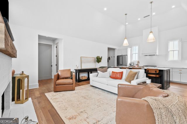 180 Central Avenue, Fayetteville, GA 30214