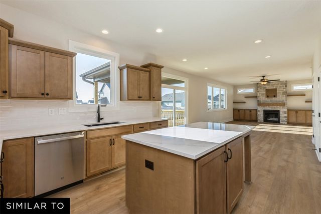 17238 Northview Drive, Urbandale, IA 50323
