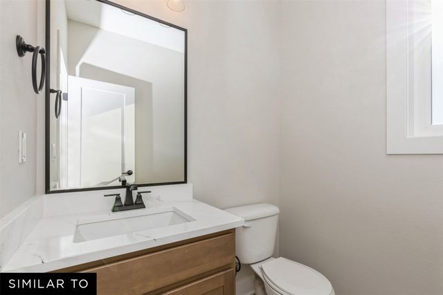 17238 Northview Drive, Urbandale, IA 50323