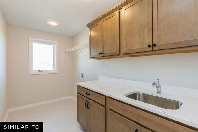 17238 Northview Drive, Urbandale, IA 50323