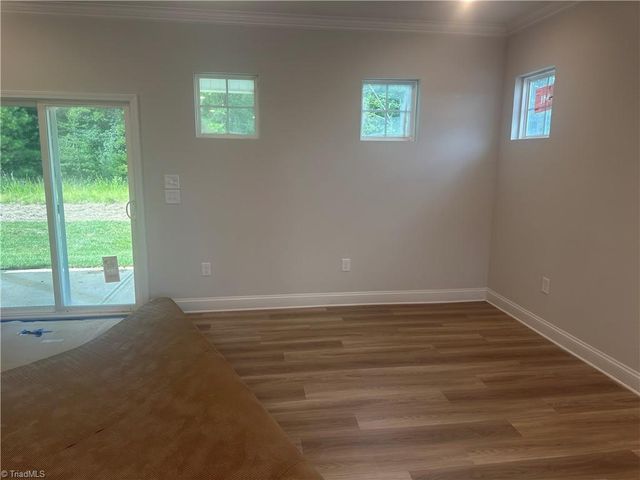 205 Oakdale Forest Court 8, Jamestown, NC 27282