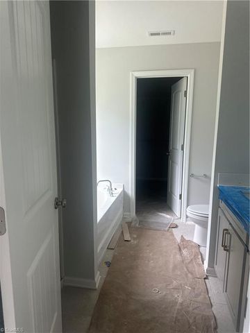 205 Oakdale Forest Court 8, Jamestown, NC 27282