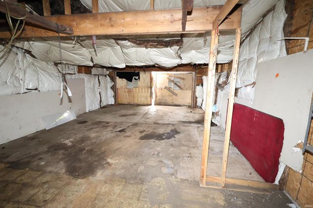 23476 Lawrence Street, South Bend, IN 46628
