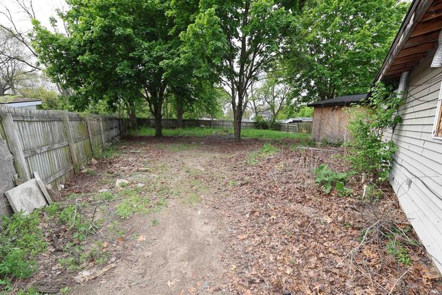 23476 Lawrence Street, South Bend, IN 46628