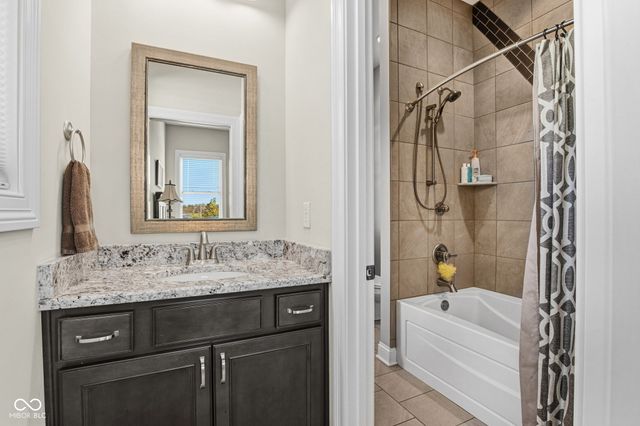 18200 Lakes End Drive, Westfield, IN 46074