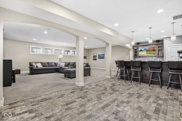 18200 Lakes End Drive, Westfield, IN 46074